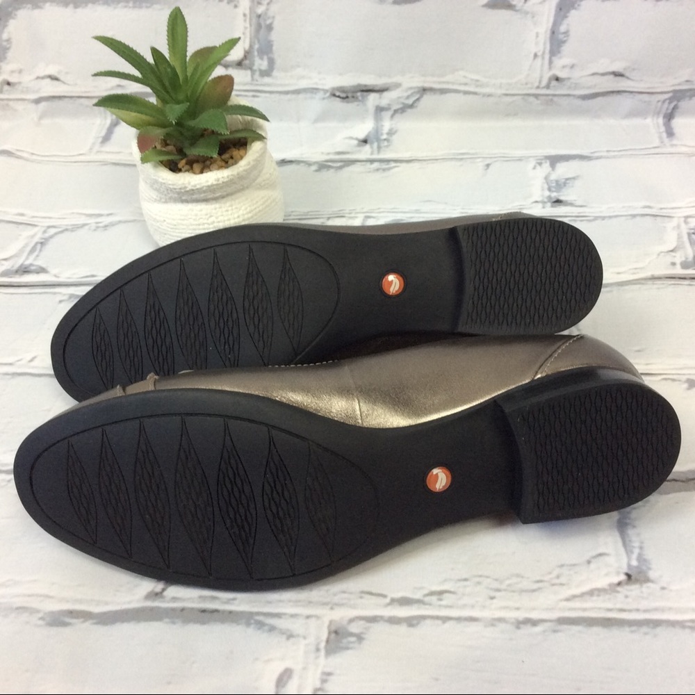 Unstructured By Clarks Metallic Flats, Size 7.5 - image 5